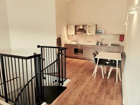 Toilet, Bathroom, Coffee/tea facilities, View (from property/room), Balcony/Terrace, Kitchen or kitchenette, Living room, Seating area, Dining area, City view, Street view, Parking, ATM, heating, internet, oven, toaster, elevator