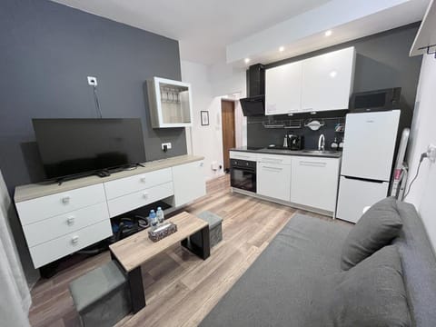 Kitchen or kitchenette, Seating area