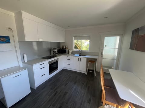Pohutukawa Oasis - 1 bed apartment Apartment in Auckland Region