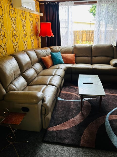 The Lazy Frog Cottage House in Queenstown