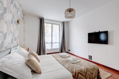 Martine Suite, Place de la République Apartment in Paris