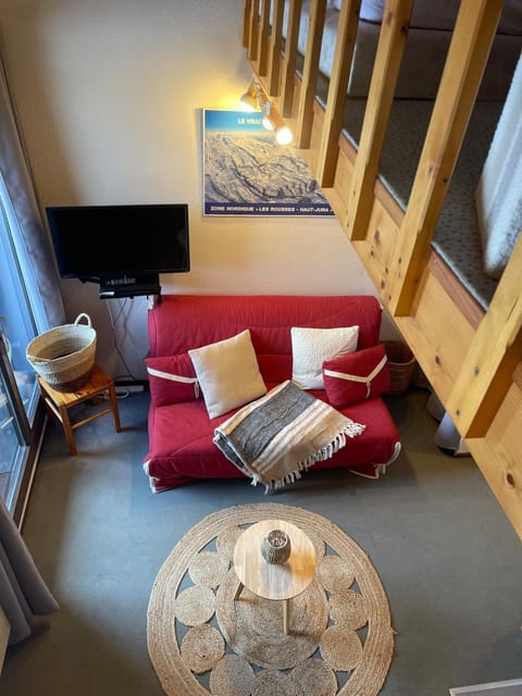 Chaleureux studio montagnard avec balcon 2402 Apartment in Jura