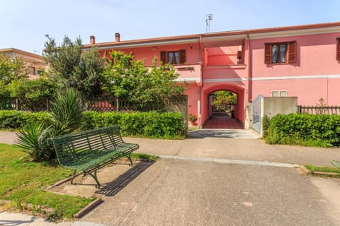 L'Aurora Viola Bed and Breakfast in Carbonia