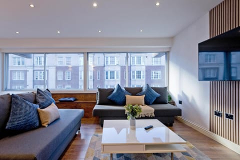 Communal lounge/ TV room, Living room