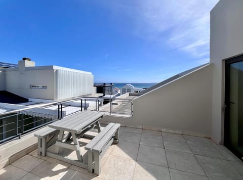 Blouberg Village Place Bed and Breakfast in Cape Town