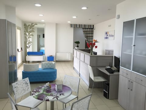 Communal lounge/ TV room, Lobby or reception