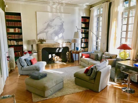 Library, Seating area