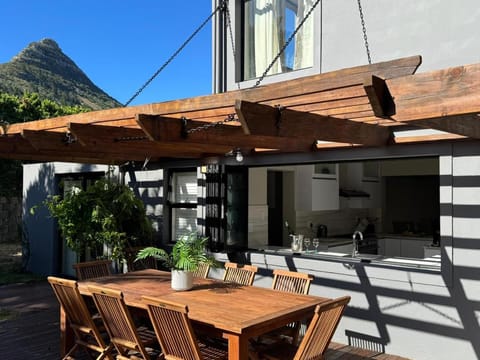 Dining area, Mountain view