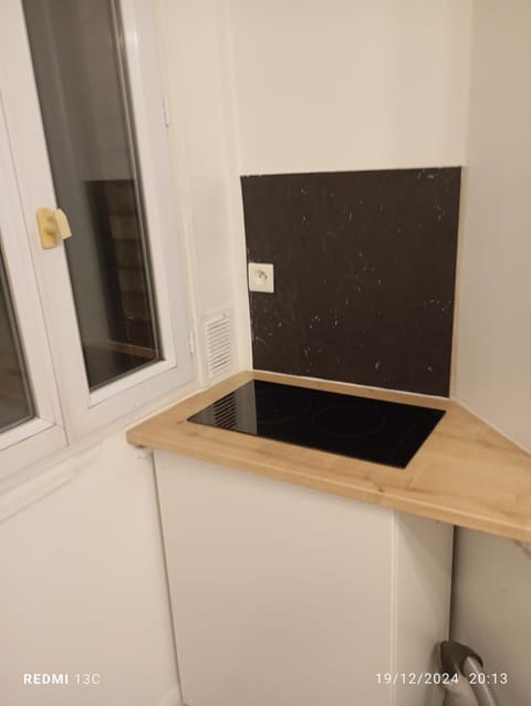 Beau studio propre Apartment in Île-de-France