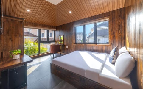 Photo of the whole room, Seating area, Bedroom