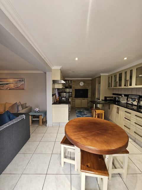 River Apartment in Gated Complex Apartment in Eastern Cape