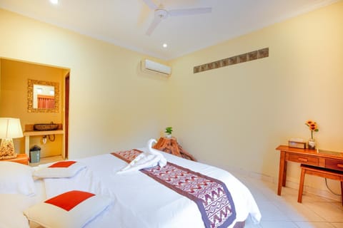 Bed, Photo of the whole room, Bedroom, air conditioner