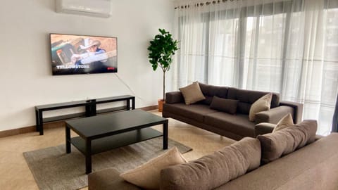 Communal lounge/ TV room, TV and multimedia, Living room, Seating area, Evening entertainment, air conditioner