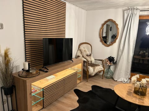 TV and multimedia, Living room, Photo of the whole room
