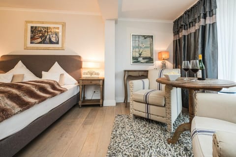 Living room, Seating area, Bedroom