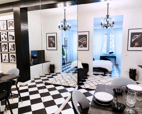 Living room, Seating area, Dining area