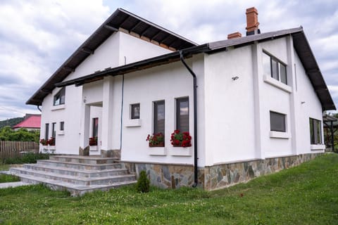 Property building, Day, Garden, Garden view