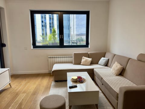 Living room, Seating area, internet