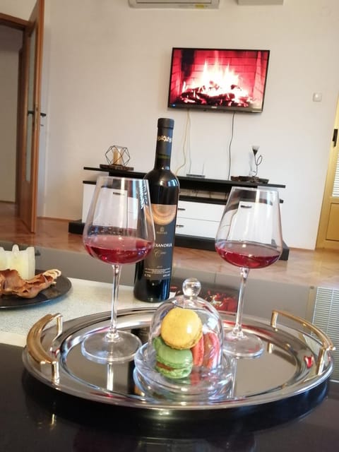 TV and multimedia, Food and drinks