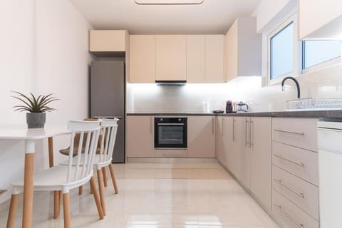 Modern Seaside 2BR APT Apartment in Alimos