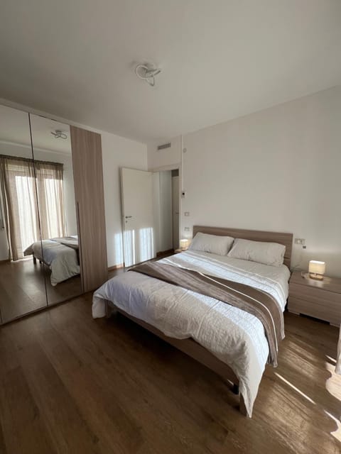 Bed, Bedroom, wardrobe