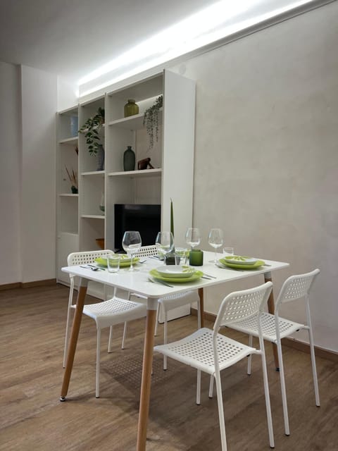 TV and multimedia, Living room, Dining area