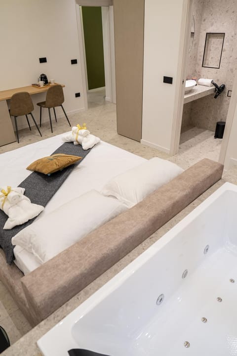 Bed, Bathroom, towels