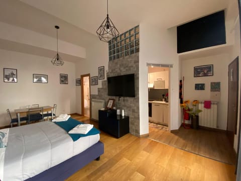 Communal lounge/ TV room, Bed, TV and multimedia, Living room, Photo of the whole room, Evening entertainment