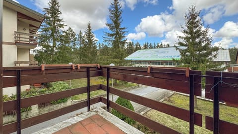 Spring, Day, View (from property/room), Balcony/Terrace
