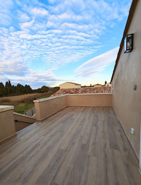 View (from property/room), Balcony/Terrace