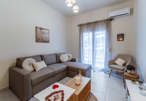 Living room, Seating area, air conditioner