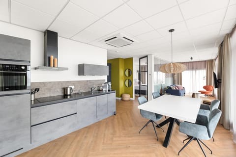 Kitchen or kitchenette, Seating area, Dining area, dishwasher, stove