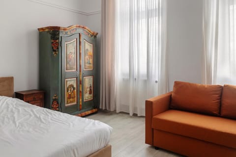 Living room, Photo of the whole room, Bedroom