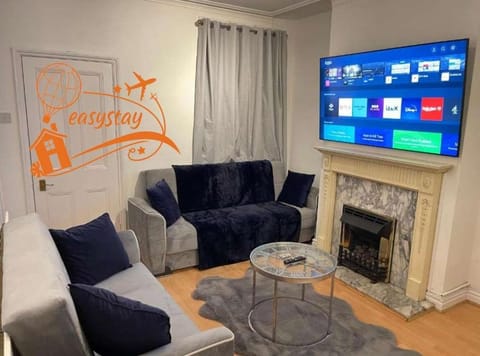 Easystays Nice Comfy Basic Home Sleeps 12 Apartment in Leicester