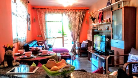 Living room, Photo of the whole room, Dining area