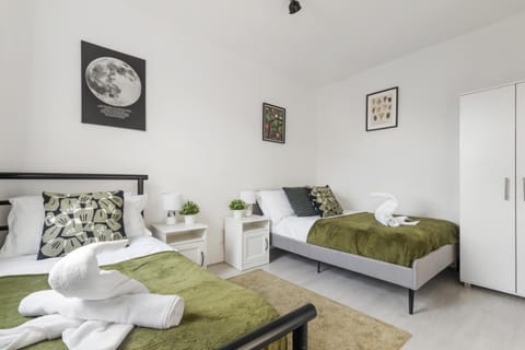 Bed, Bedroom