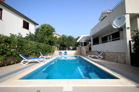 Pool view, Swimming pool, sunbed