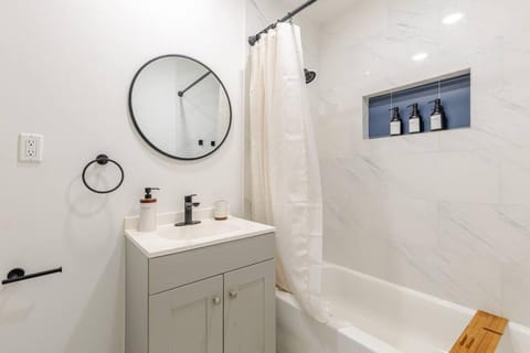 Shower, Bathroom, Bath, towels