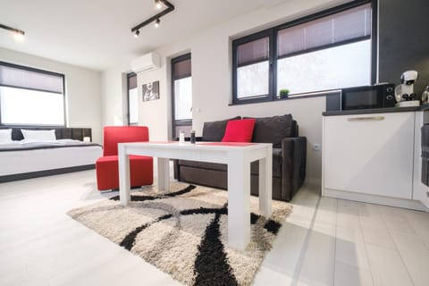 TV and multimedia, Living room, Seating area, minibar