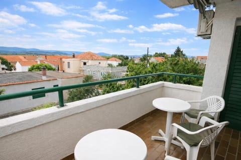 Balcony/Terrace, Balcony/Terrace, Mountain view