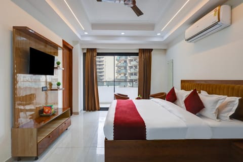 Bed, TV and multimedia, Photo of the whole room, Evening entertainment, Bedroom, air conditioner