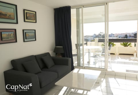 View (from property/room), Balcony/Terrace, Living room