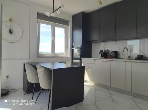 Lullaby apartment, moderan stan sa dvije spavaće sobe i privatnom garažom Apartment in Vojvodina