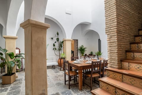 Patio, Dining area