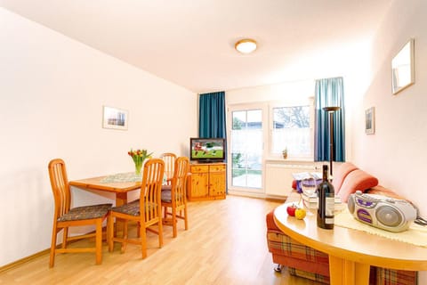 Villa Idyll, Gartenhaus, Whg 653 Apartment in Sellin