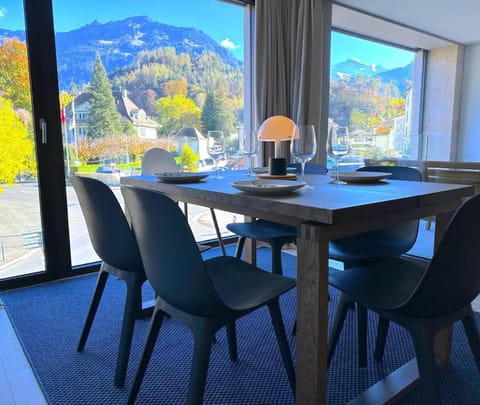 SwissHut Modern 5min Interlaken West Station - Apart. Rugen 1 House in Interlaken