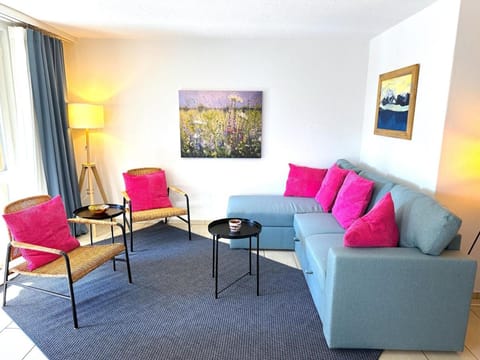 Lake Thun Alps Scenic Views and Concierge by SwissHut House in Hilterfingen