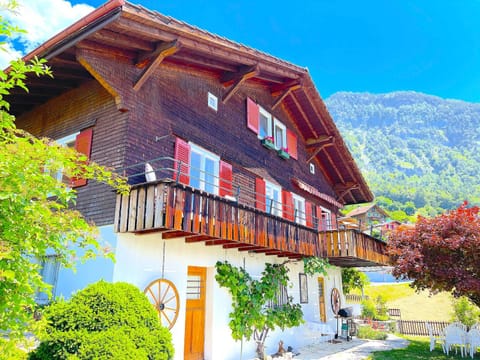 Lake Thun Alps Scenic Views and Concierge by SwissHut Chalet in Canton of Bern (Region)