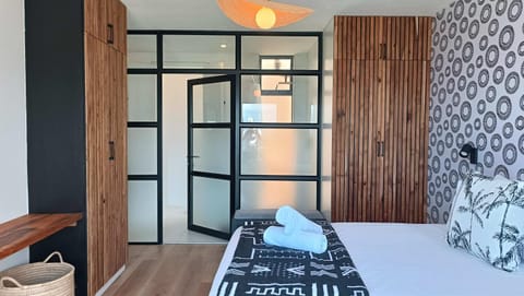 The Salty Whale - 3BD APT - Central Sea Views Apartment in Plettenberg Bay