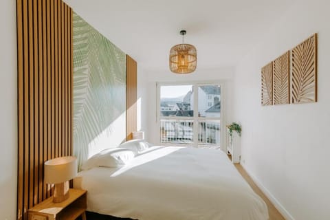 Bed, View (from property/room), Photo of the whole room, Bedroom